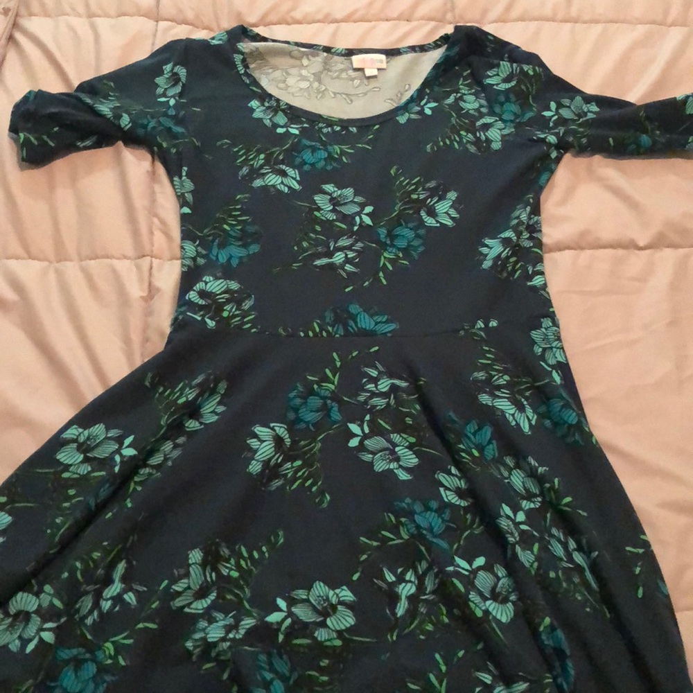 LuLaRoe Nicole in medium with teal floral